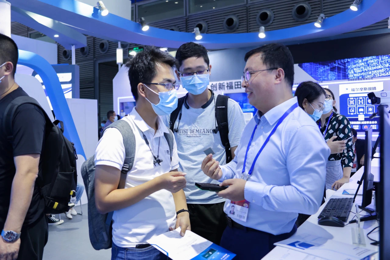 【深晚報道】明星企業(yè)薈萃 高端產(chǎn)品云集 第二十二屆高交會福田展區(qū)引人注目